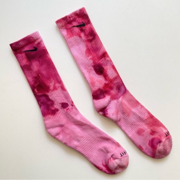 SOLD - Nike Tie Dye Menβs Crew Socks Dri Fit Red Pink Large 8-12 - Picture 3 of 5